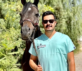 دکتر مهیار محمدیاری